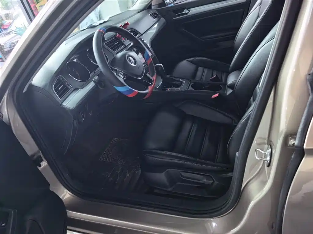 Volkswagen Lamando 2017 230TSI DSG Trend Edition фото 15