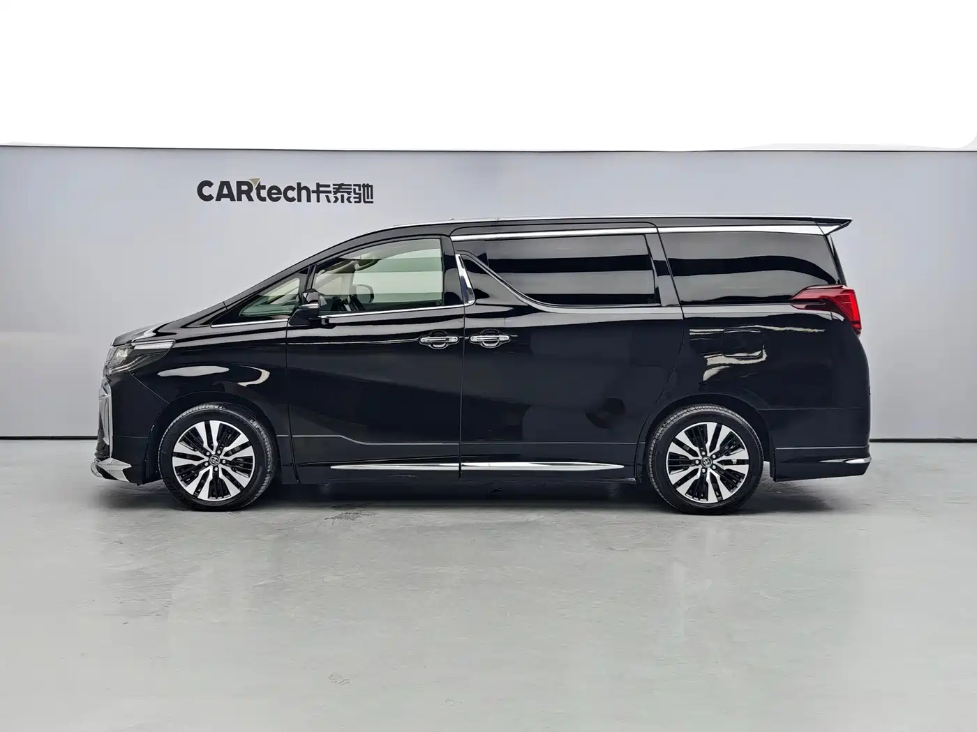 Toyota Alphard 2018 Facelift 3.5L Premium Edition фото 3