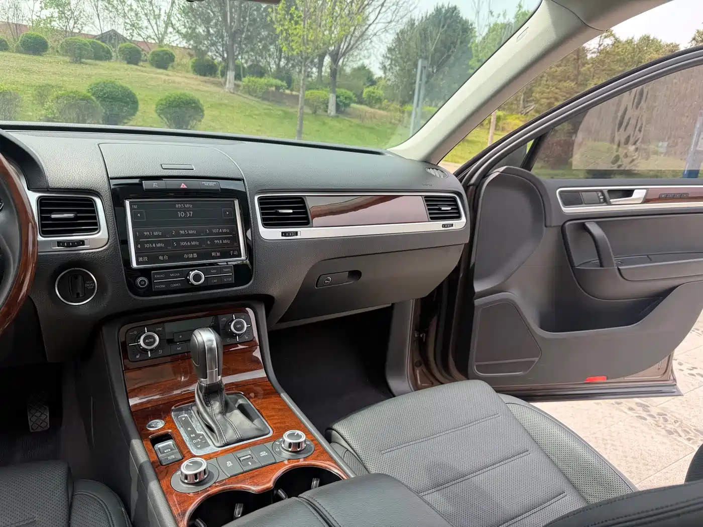 Volkswagen Touareg 2011 3.0TSI Premium фото 17