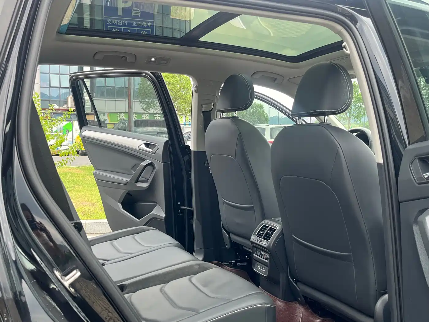 Volkswagen Tiguan L 2021 330TSI Automatic 2WD Smart фото 8