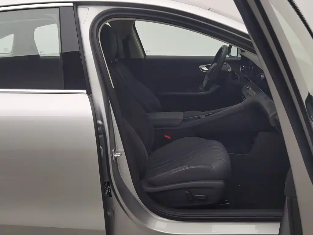 Roewe D7 2023 2023 DMH 125km Flagship Edition