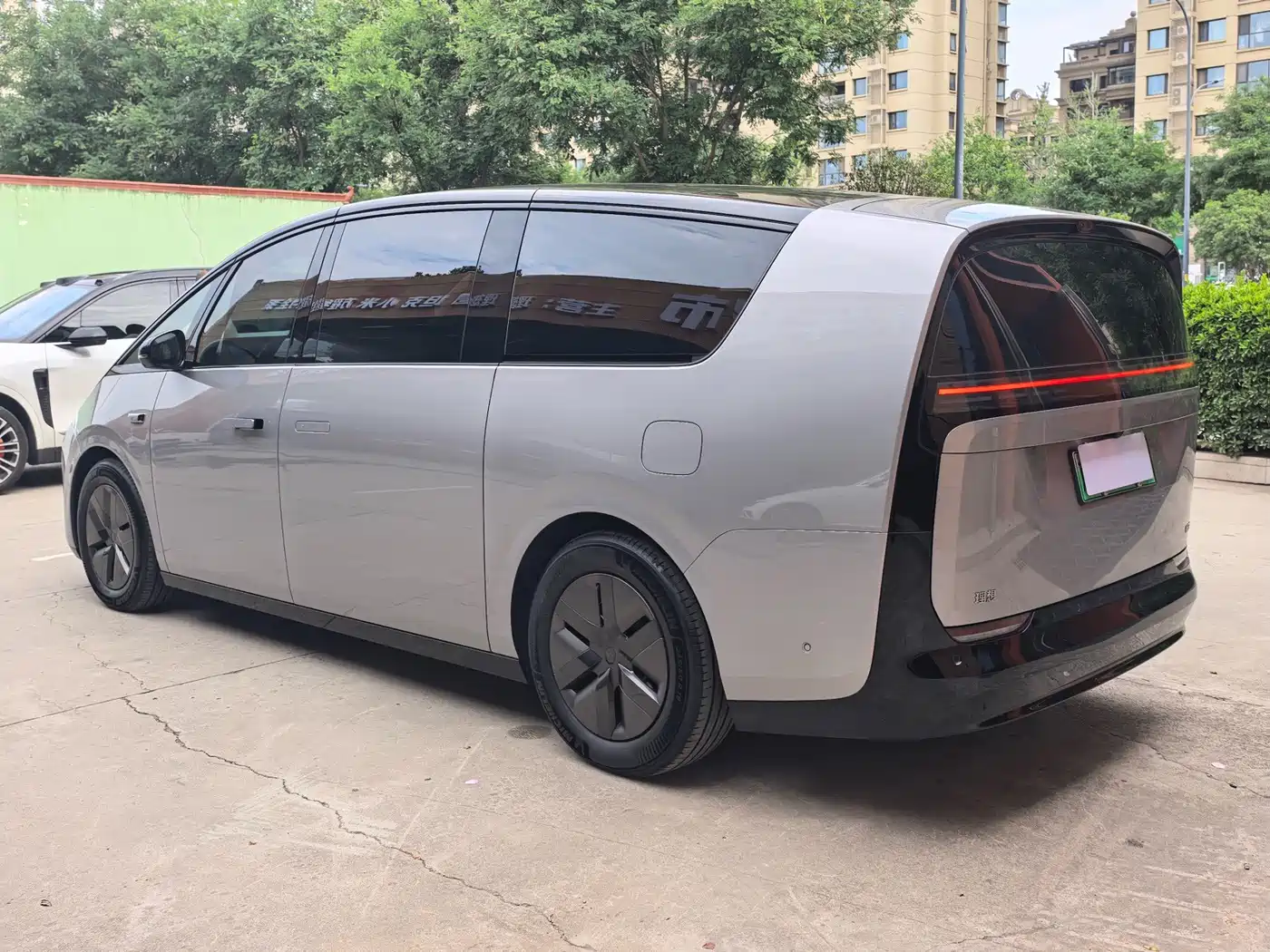Li Auto MEGA 2025 2025 Model Home Family Special Edition