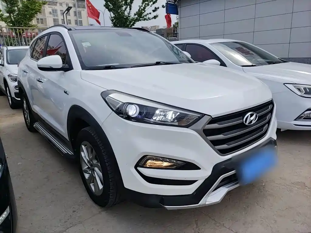 HYUNDAI TUCSON