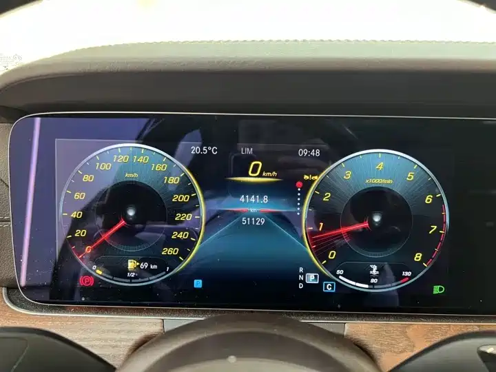 Mercedes-Benz E-Class 2023 E 260 L фото 5