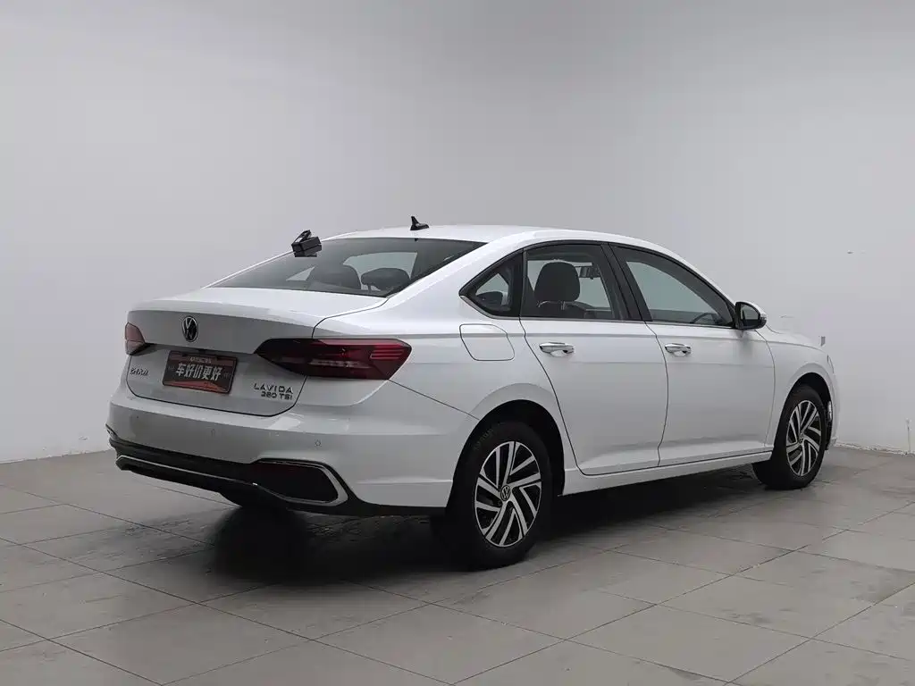 صورة 2 - Volkswagen Lavida