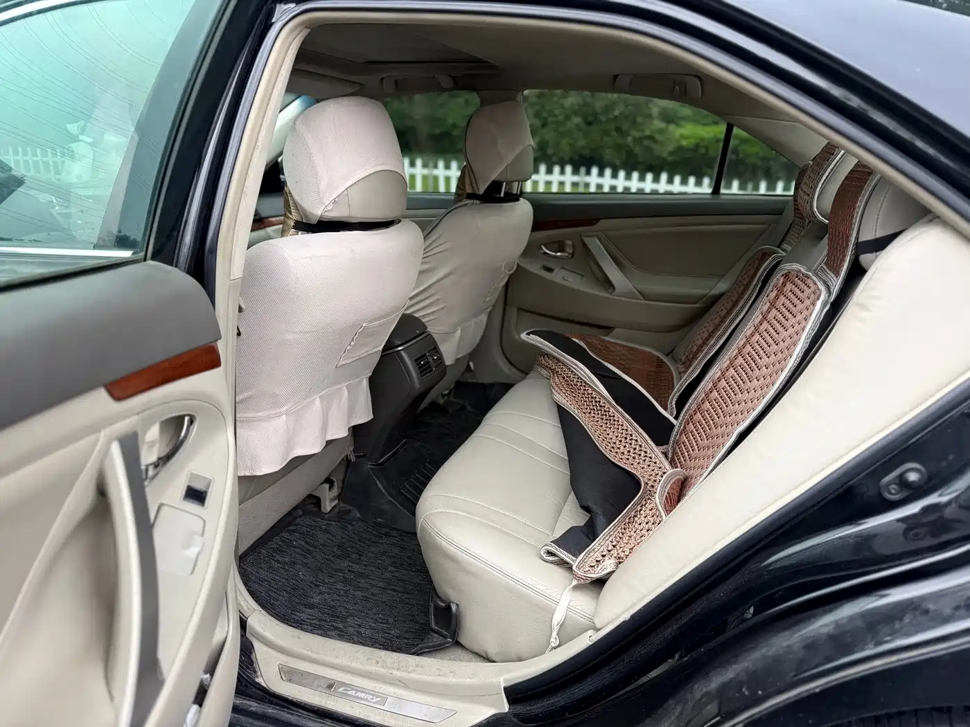 Toyota Camry 2013 200G Classic Luxury Edition фото 12