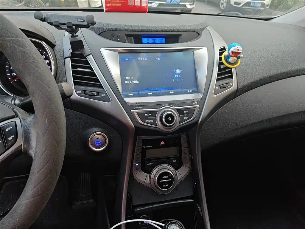 Hyundai Langdong 2015 1.6L Auto Exclusive фото 6