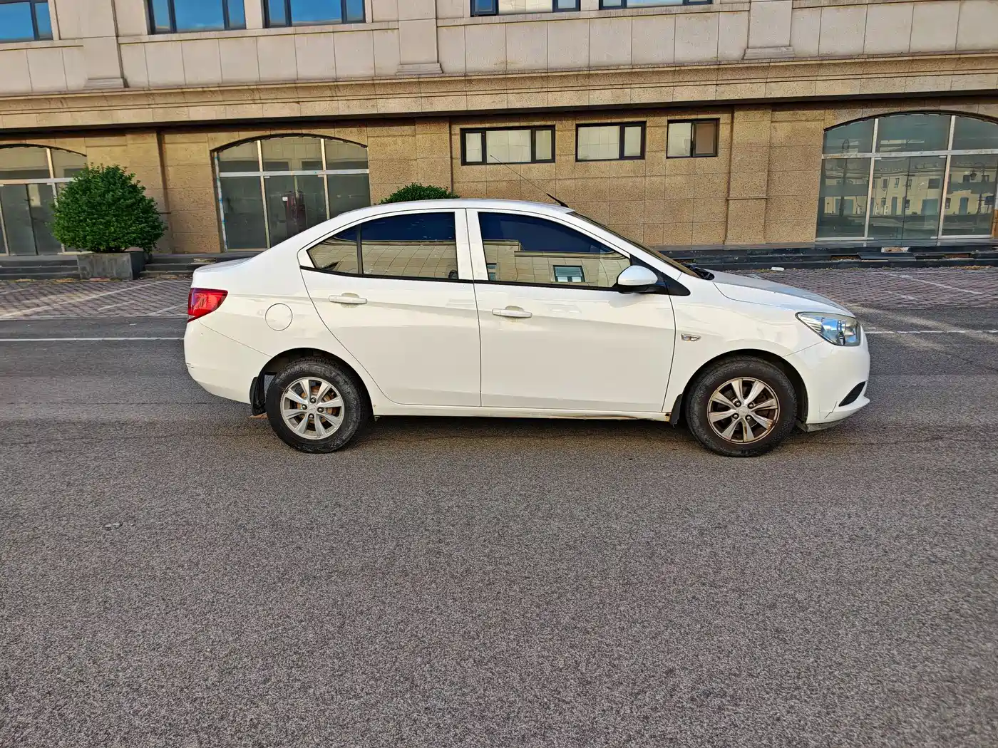 Chevrolet Sail 2015 Sail 3 1.3L AMT Ideal Edition фото 5