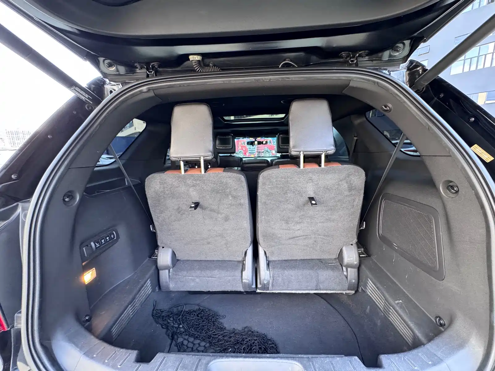 Photo 17 - Ford Explorer (Import)