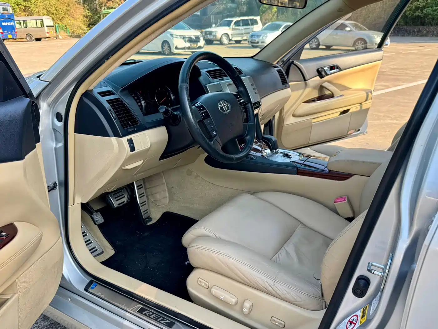 Toyota Reiz 2009 2.5S AVX Edition фото 4
