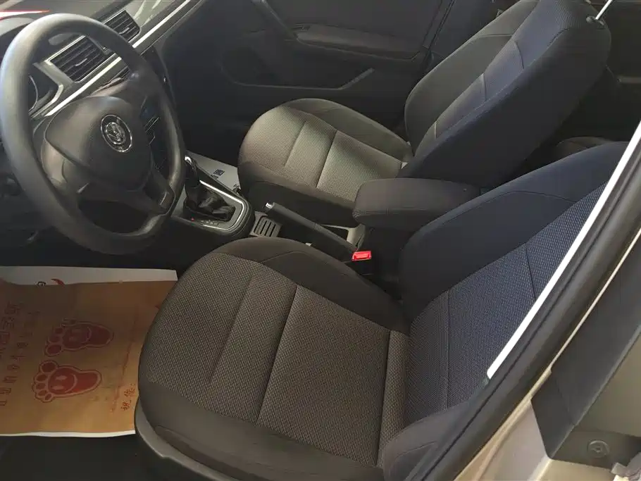 Volkswagen Bora 2017 1.6L Automatic Fashion Edition фото 9