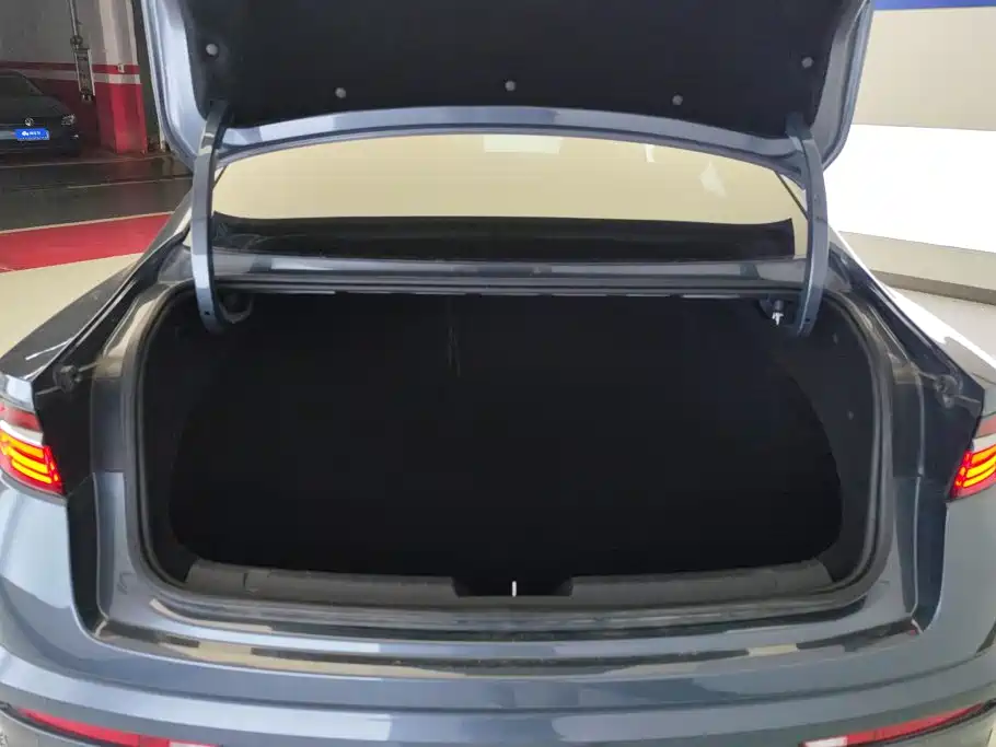 Фото 4 - Geely Preface