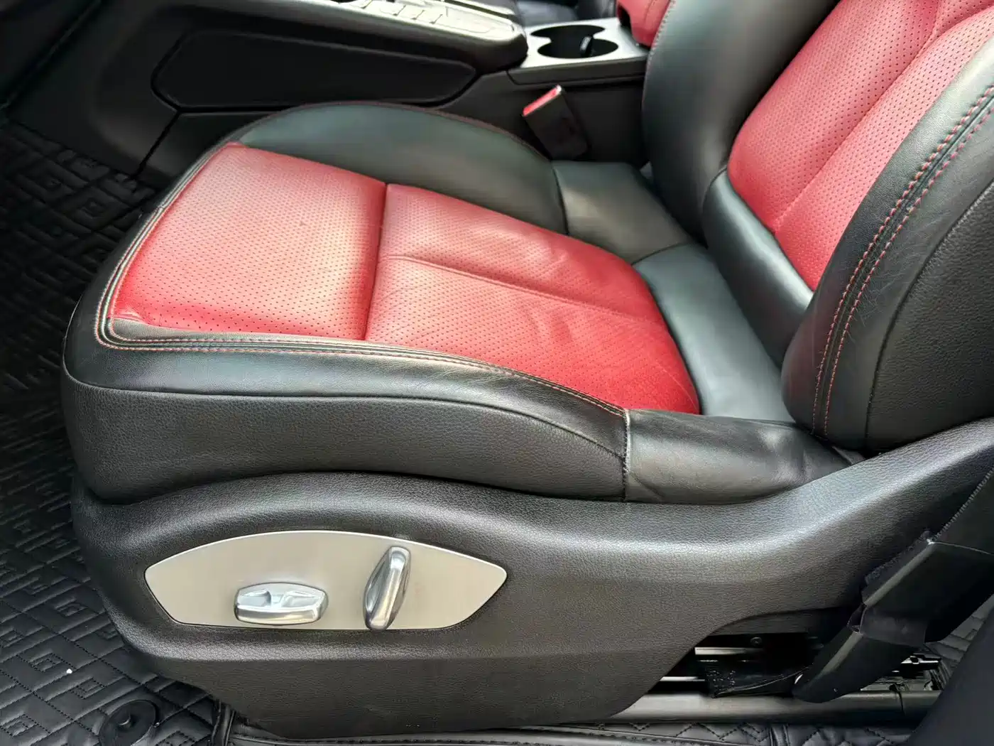 Porsche Macan 2017 Macan 2.0T фото 14