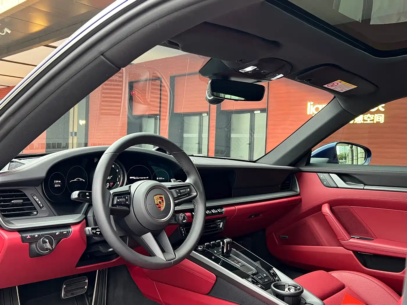 Porsche 911 2023 Carrera 4 3.0T фото 8
