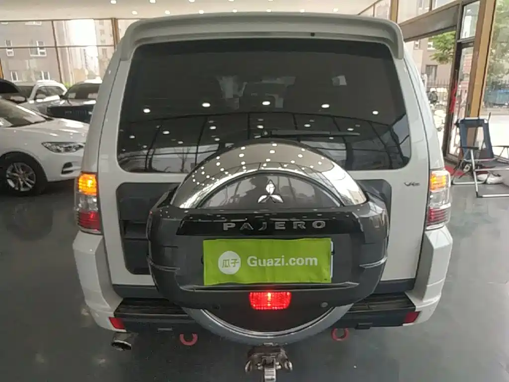 Фото 6 - Mitsubishi Pajero (Import)