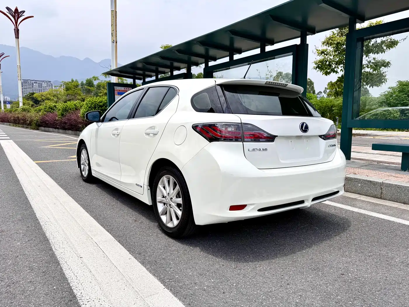 Фото 14 - Lexus CT
