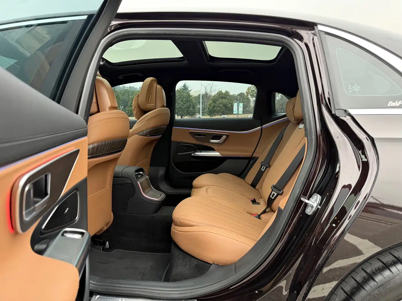 Mercedes-Benz E-Class 2024 E 300 L Fashion фото 16