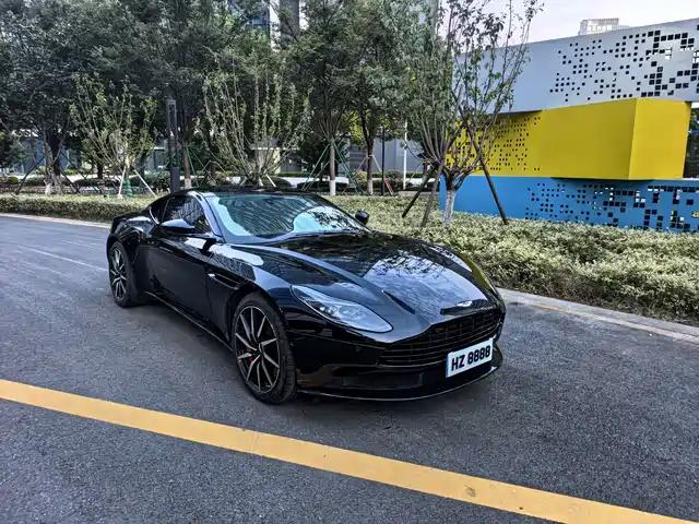  Aston Martin Aston Martin DB11 2019 Model 4.0T V8 Coupe
