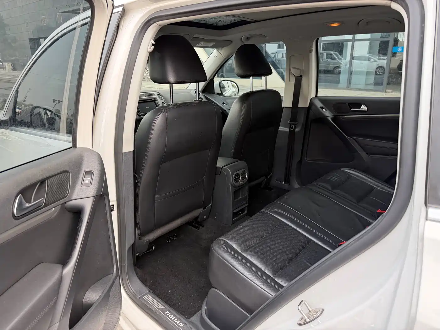 Volkswagen Tiguan 2015 1.8TSI Automatic 2WD Highline фото 12