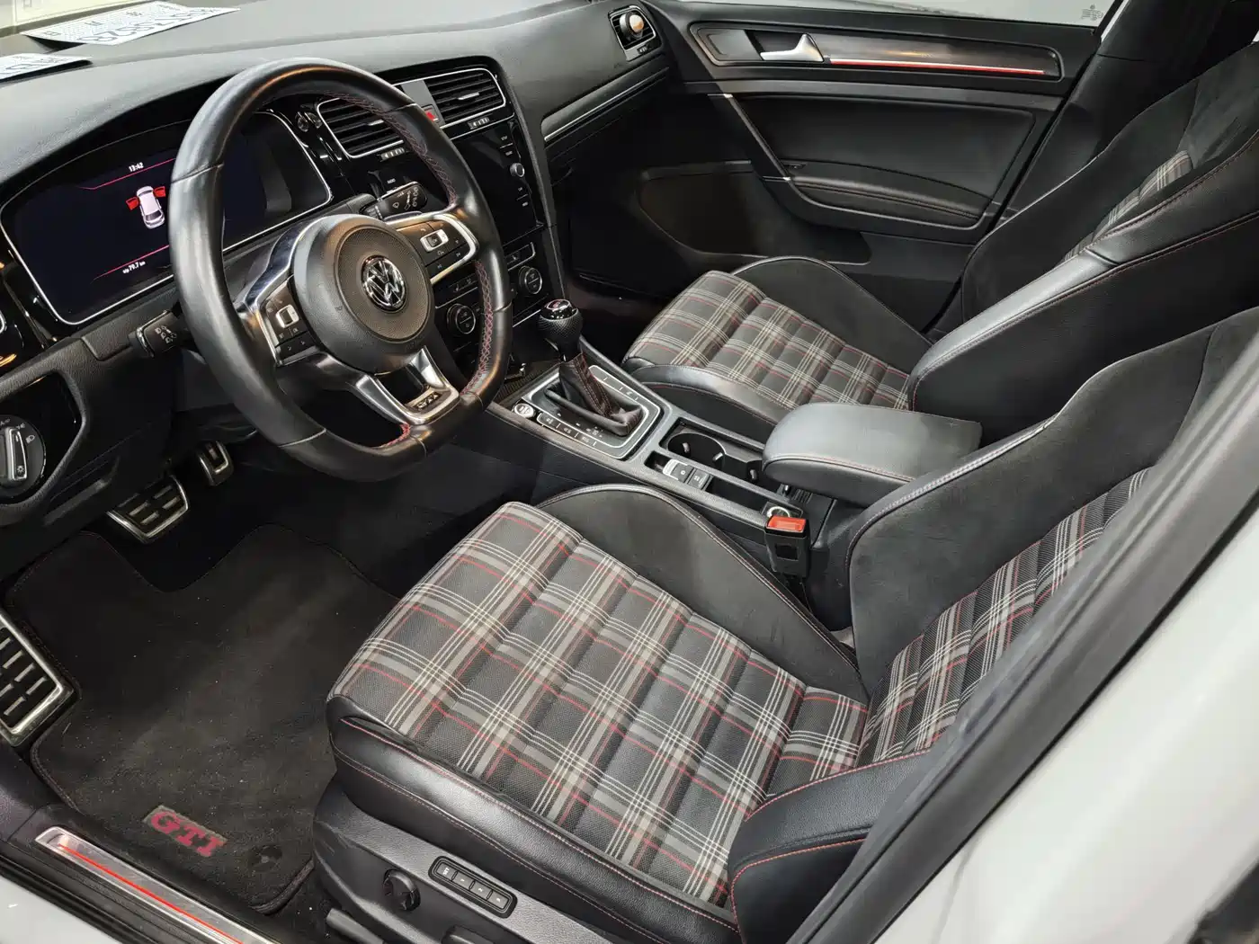 Volkswagen Golf GTI 2018 2.0TSI GTI фото 4