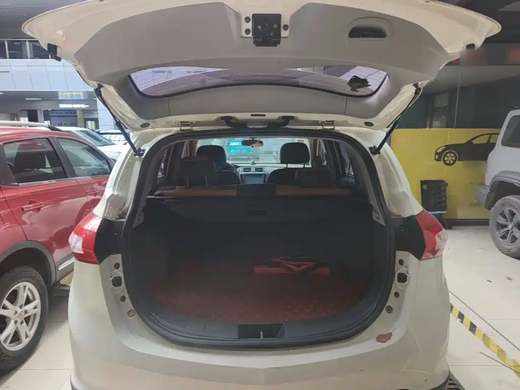 BAIC Weiwang S50 2017 2016 1.5T CVT Joy Elite