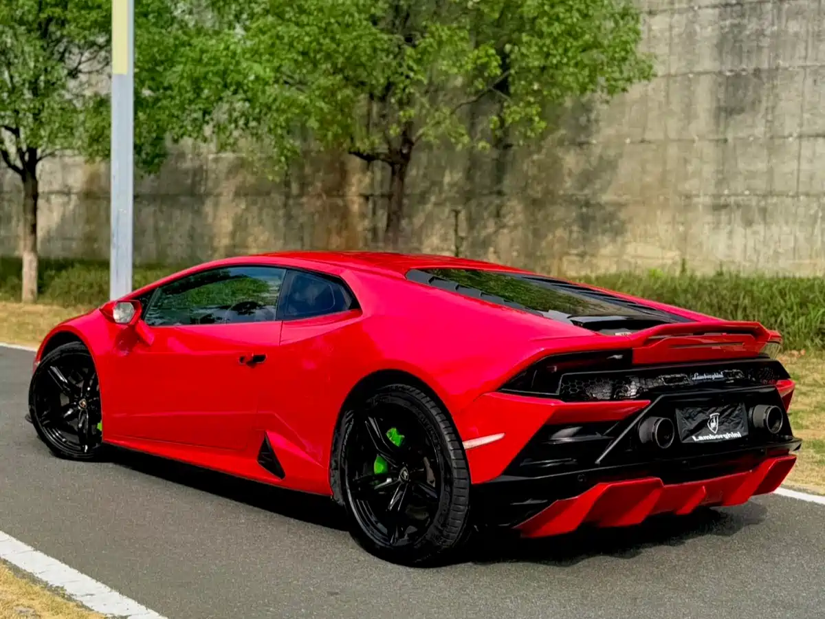 Photo 5 - Lamborghini Huracán