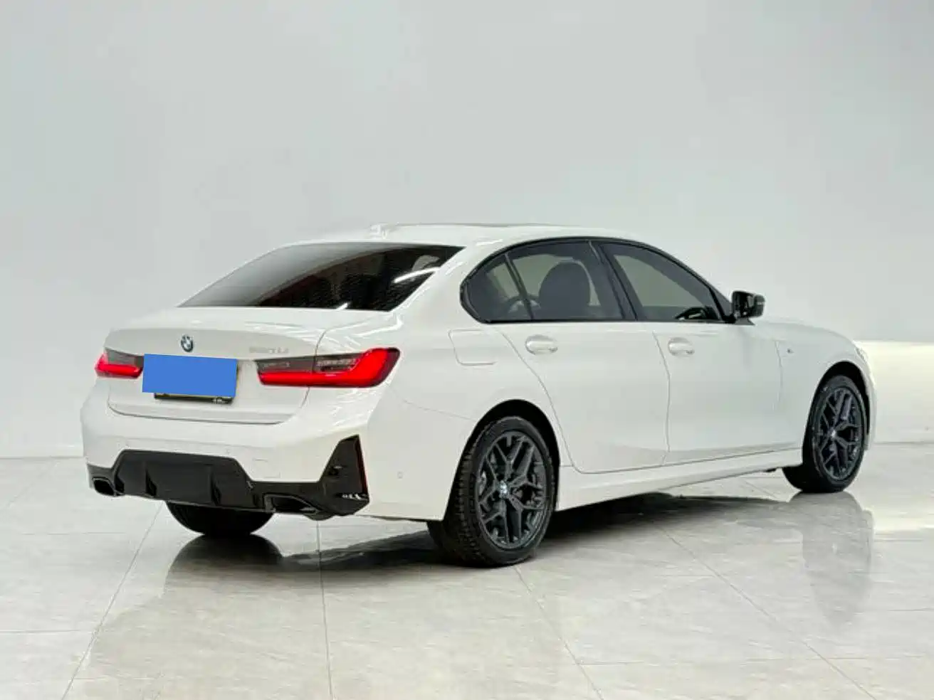 BMW 3 Series 2025 330Li M Sport Night Edition фото 7