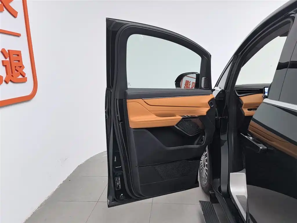 Geely Galaxy Yizhen L380 2025 Model 805km Flagship Edition AWD фото 8