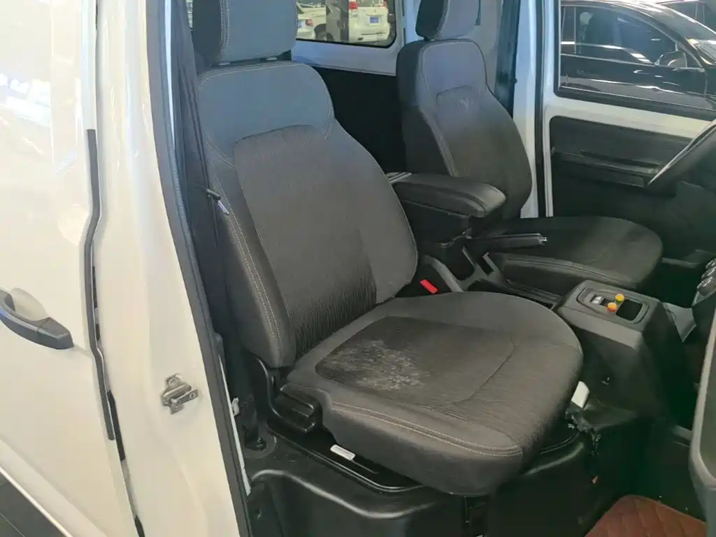 Karry Jiangtun E7 2025 2024 Model Clear Window 41.86kWh 7-Seater