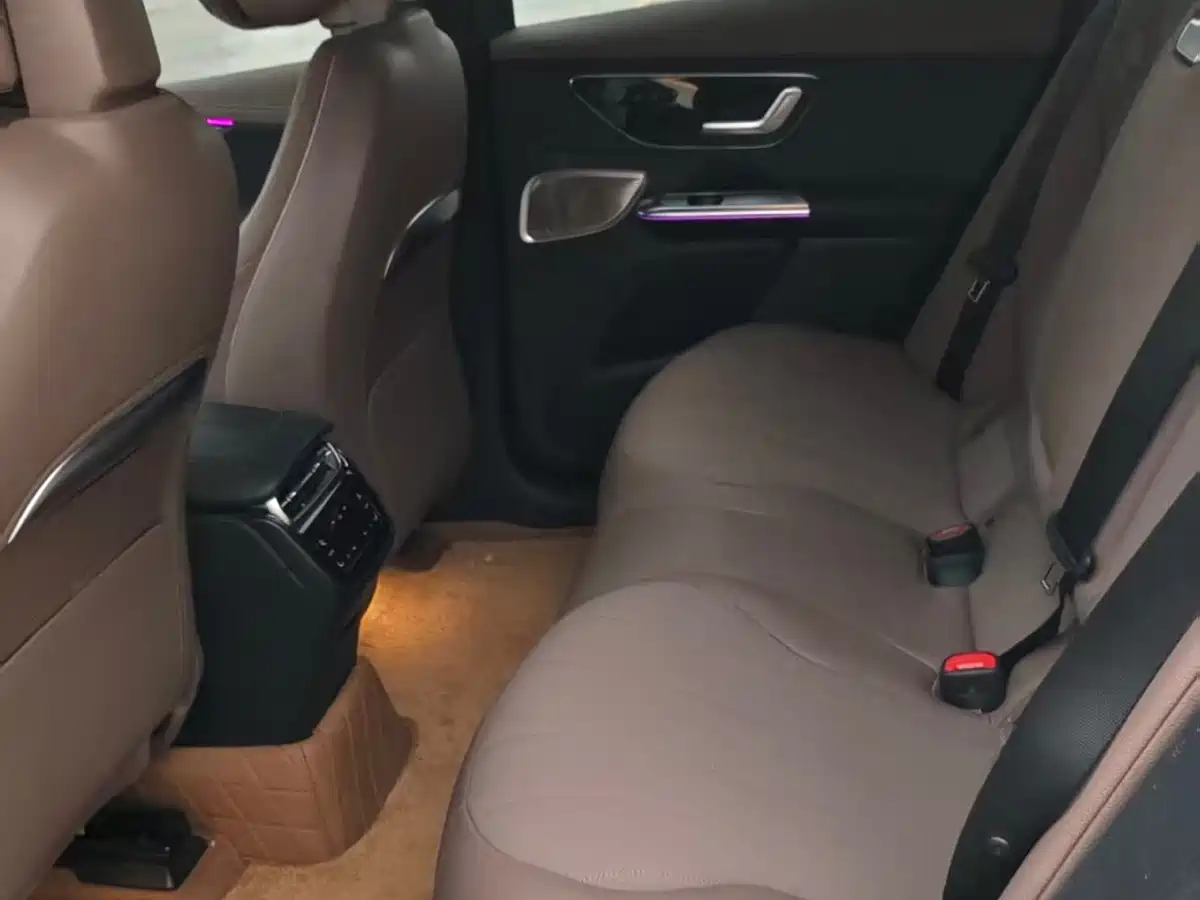 MERCEDES-BENZ EQE SUV