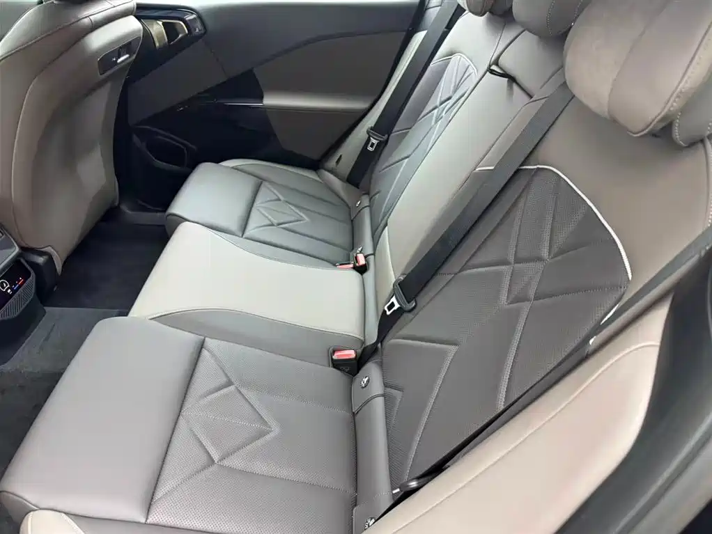 BMW X3 2025 xDrive25L Luxury Package фото 9