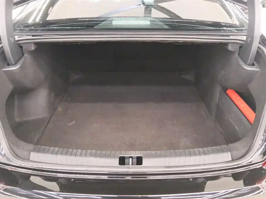 Volkswagen Passat 2022 280TSI Business Edition фото 17