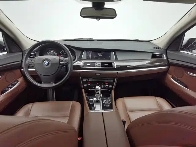 BMW 5 Series GT 2015 528i Leading — фото 5