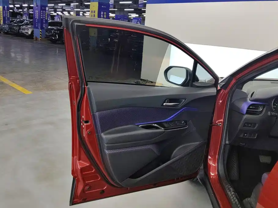 Toyota C-HR 2019 2018 2.0L Leading Sunroof Edition China VI