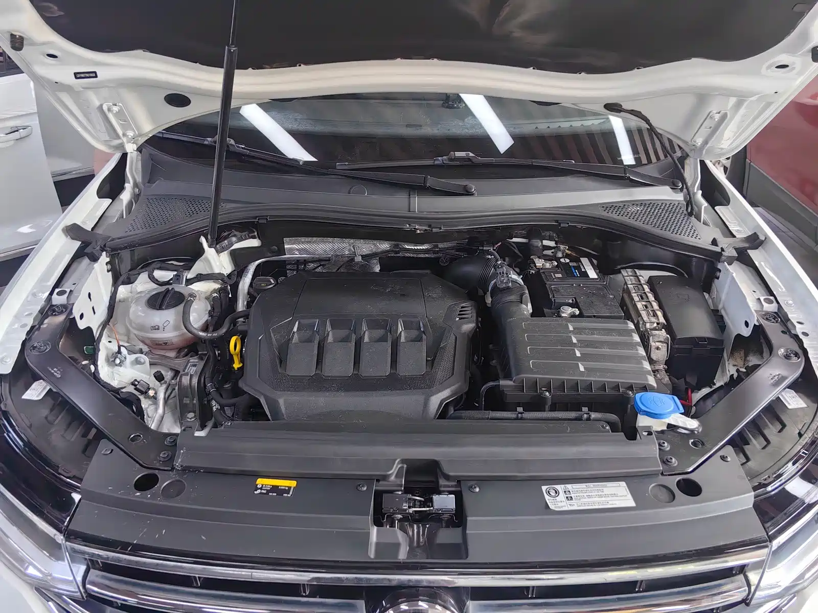 صورة 11 - Volkswagen Tiguan L