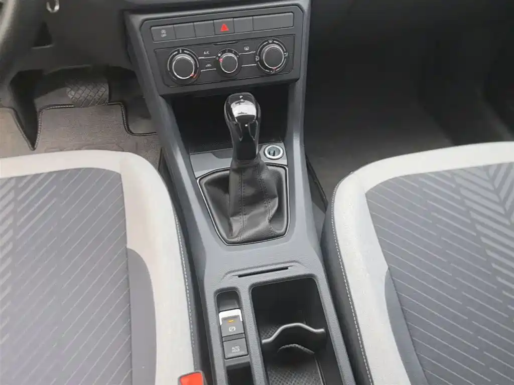 Volkswagen Tharu 2025 Model Rising Star 1.5L Advance Edition фото 10