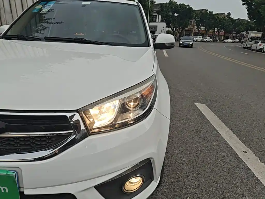 Chery Tiggo 3 2014 2014 1.6L CVT Smart