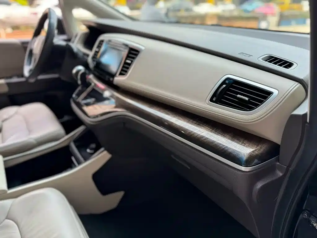 Фото 9 - Honda Odyssey