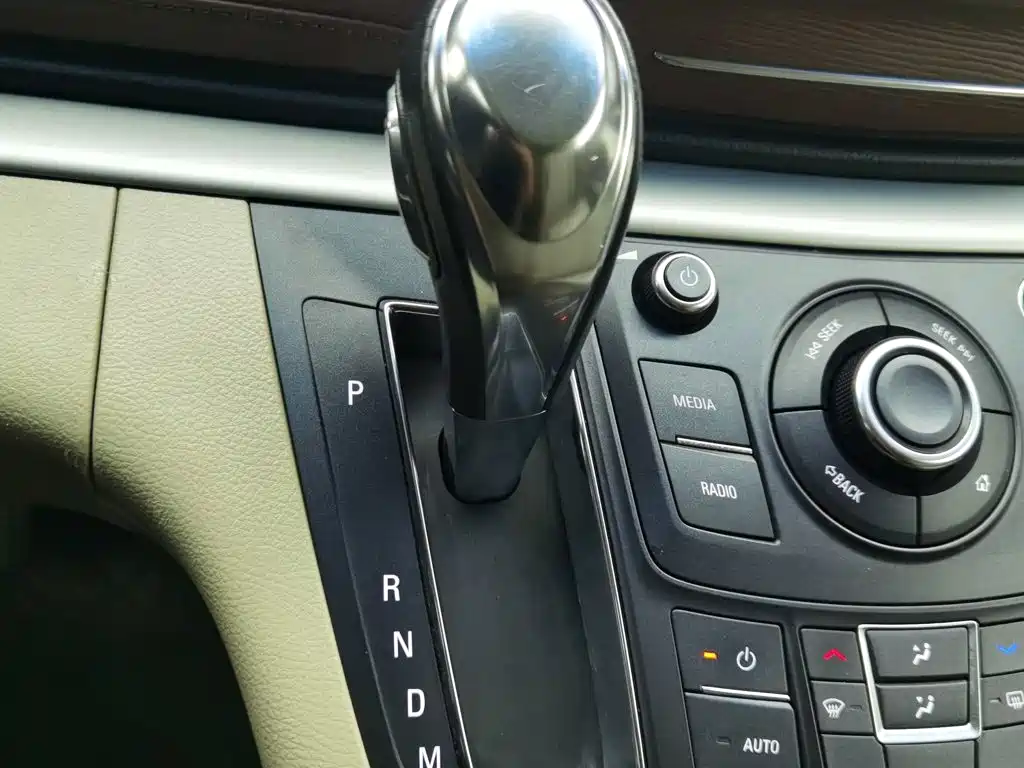 Фото 13 - Buick GL8