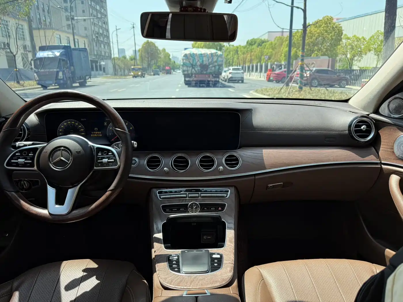 Mercedes-Benz E-Class 2020 E 300 L Luxury Model фото 13