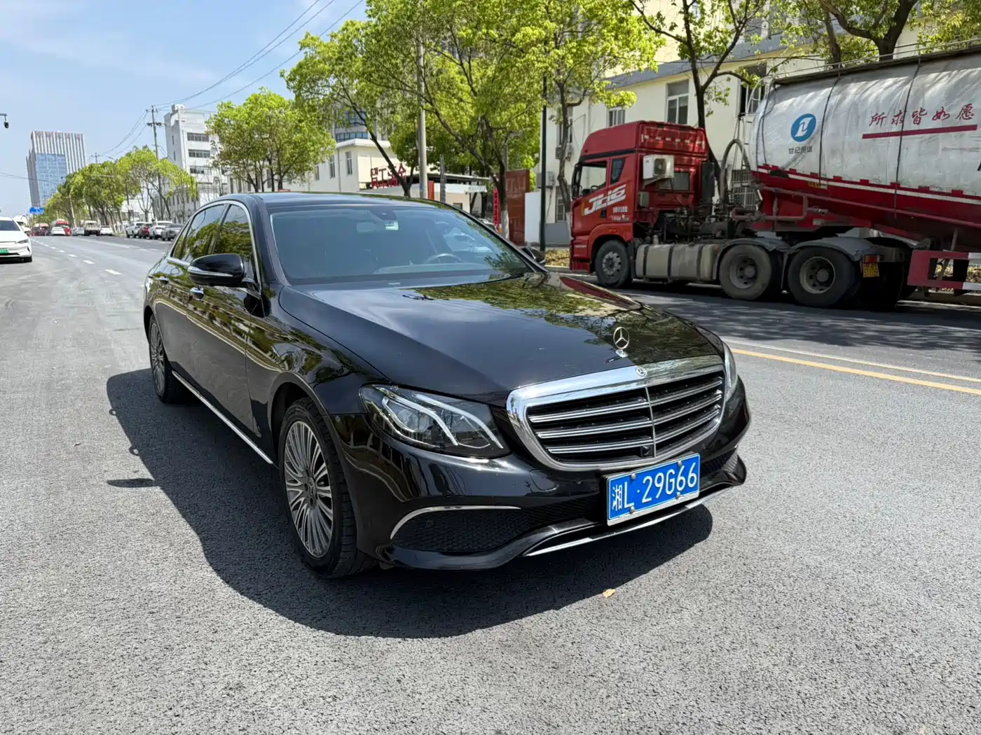 Mercedes-Benz E-Class 2020 E 300 L Luxury Model фото 3