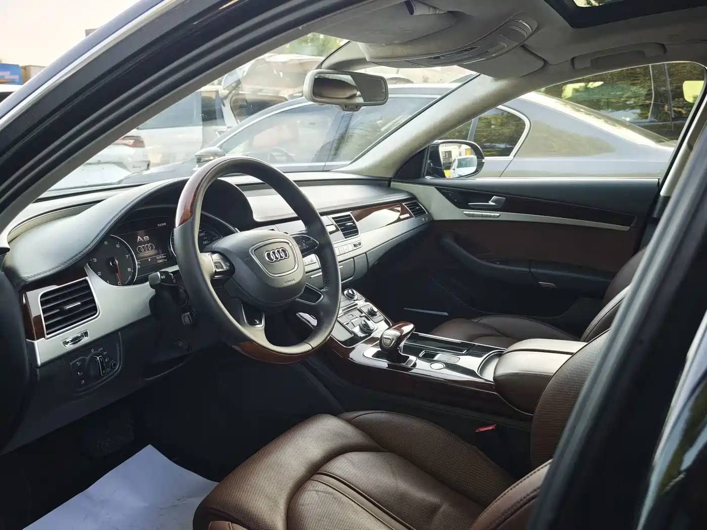 Photo 6 - Audi A8