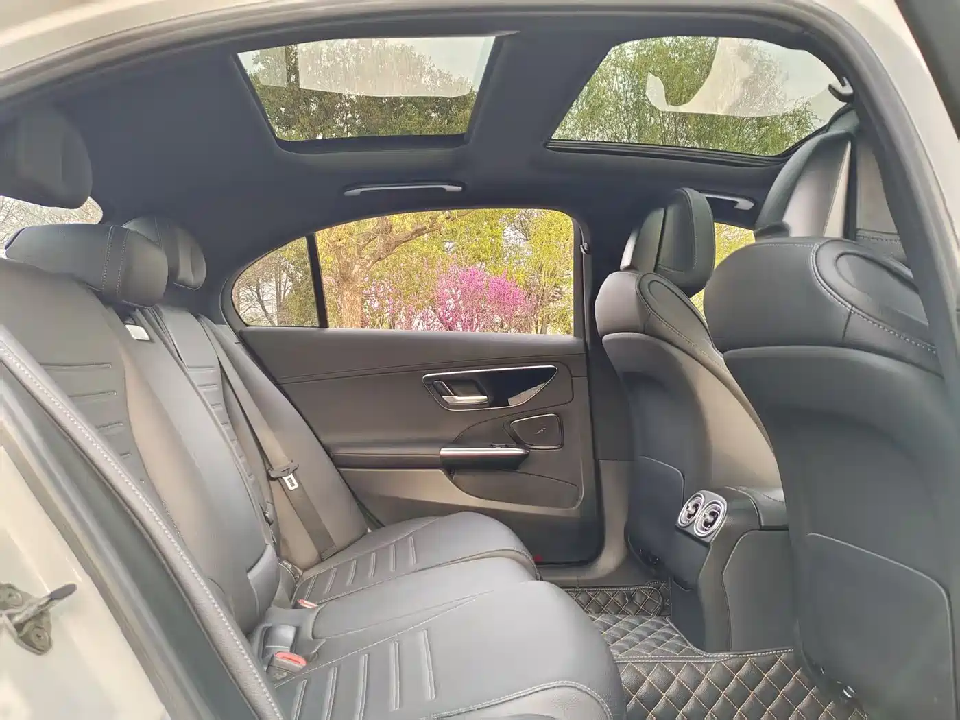 Mercedes-Benz C-Class 2023 Facelift C 260 L Sport Edition фото 9
