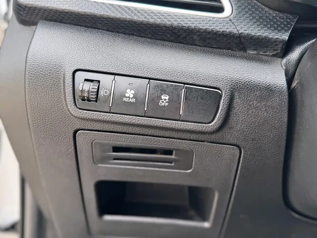 Baojun 730 2019 2019 1.5T CVT Fashion Edition 7-Seater China VI