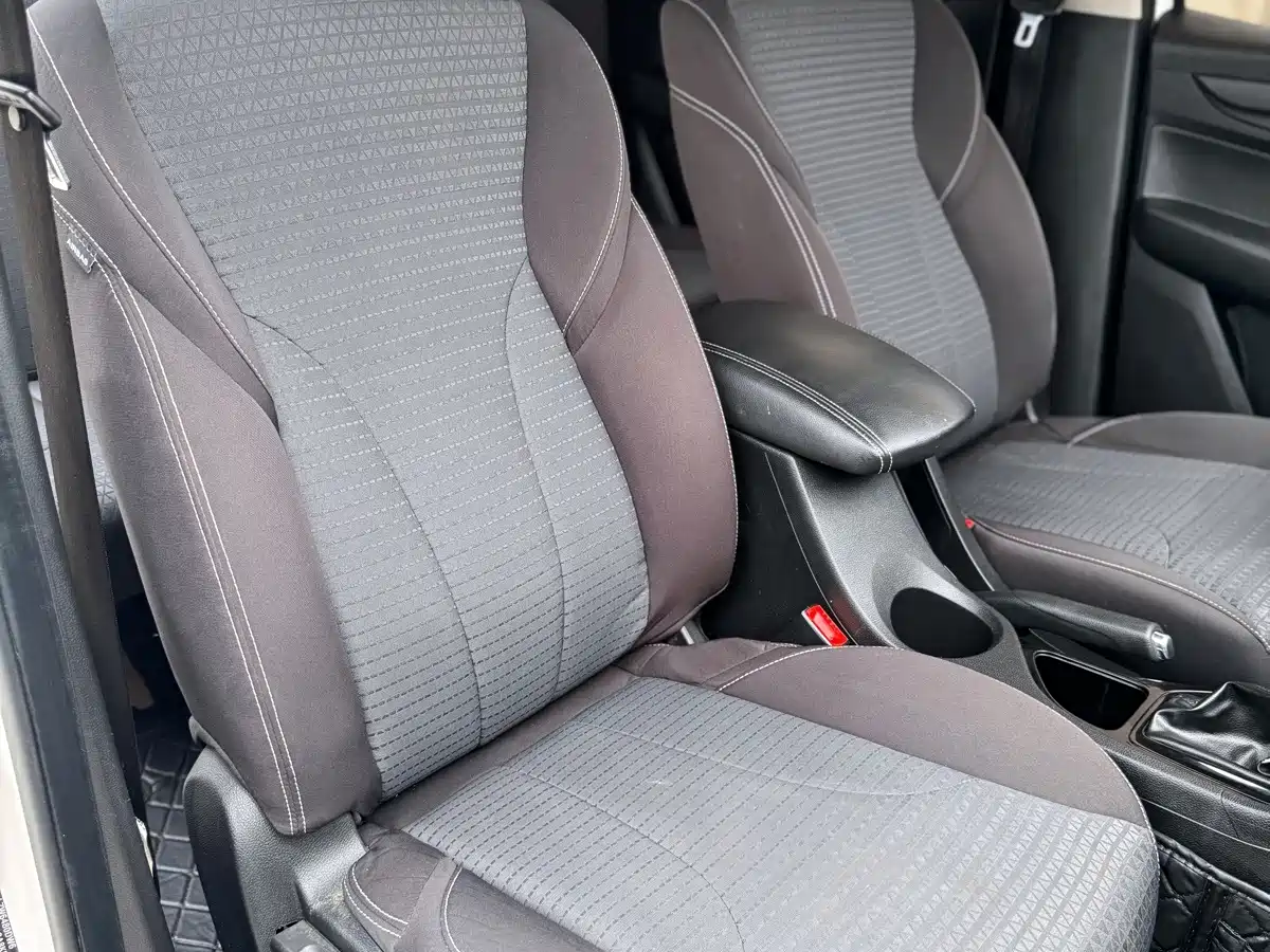 Baojun 730 2019 2019 1.5T CVT Fashion Edition 7-Seater China VI