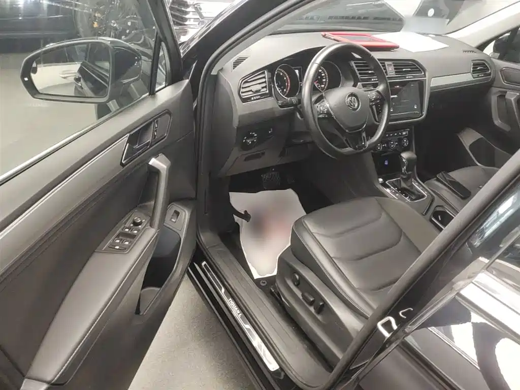 Volkswagen Tiguan L 2019 330TSI Automatic 2WD Smart Luxury Edition China VI фото 16