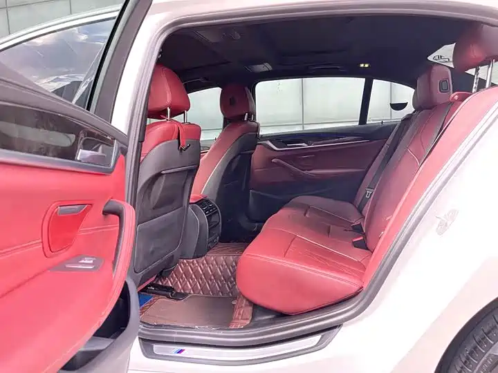 BMW 5 Series 2022 530Li Leading M Sport Package фото 6