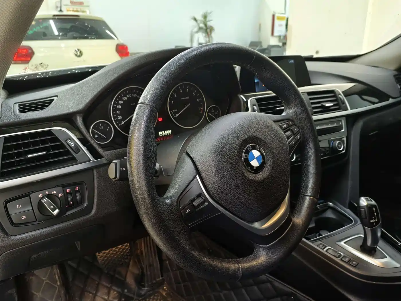 BMW 3 Series GT 2018 320i Fashion фото 4