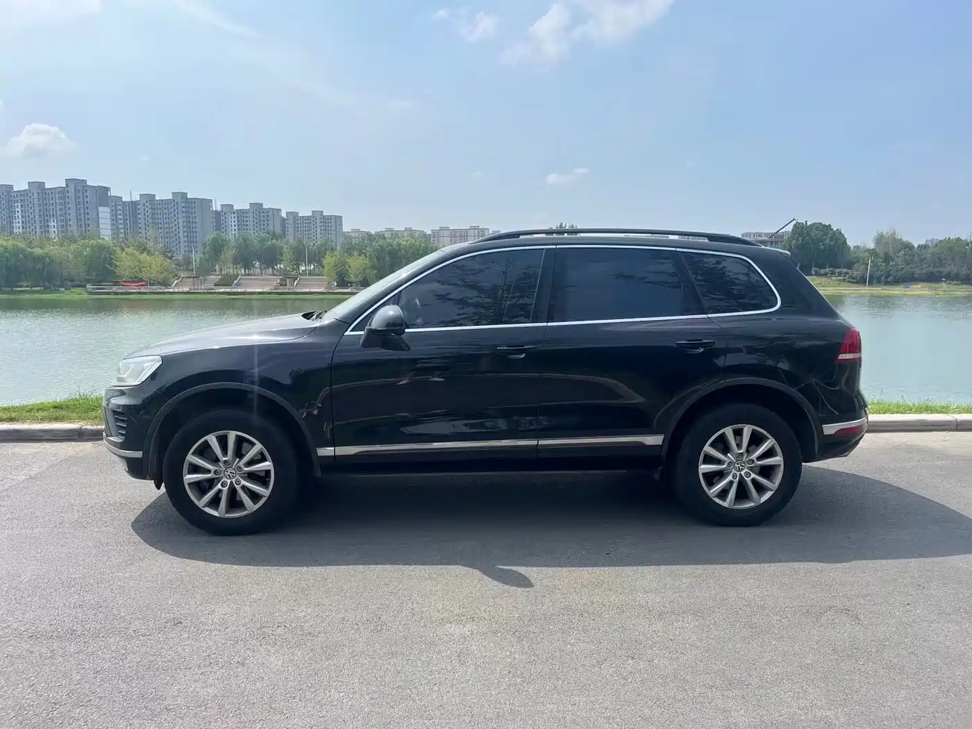 Volkswagen Touareg 2017 3.0TSI Explorer Edition фото 2