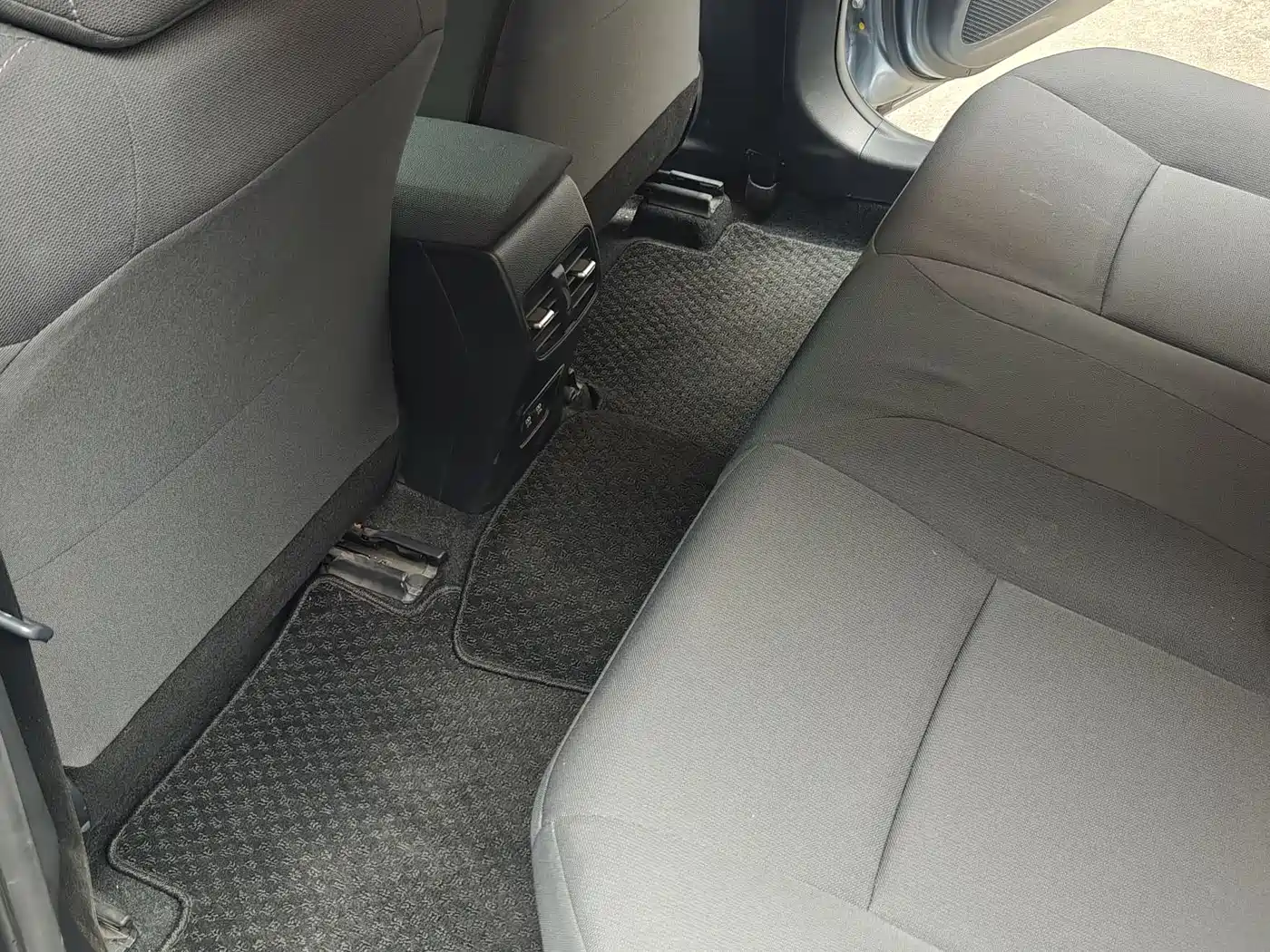 Toyota Corolla 2021 Hybrid 1.8L E-CVT Elite Edition фото 15